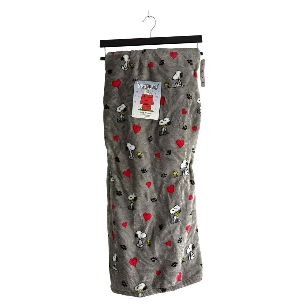 Snoopy Valentine Throw Blanket Gray 60x70 Love & Paws Velvet Soft Red Hearts NEW